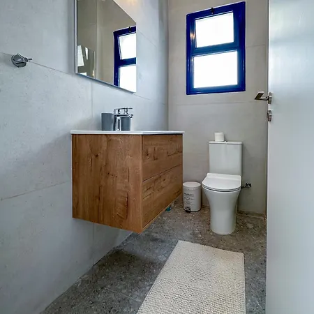 Diana Oasis 1b, Pool, Center Apartment Paphos