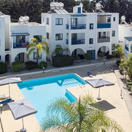 Diana Oasis 1b, Pool, Center Apartment