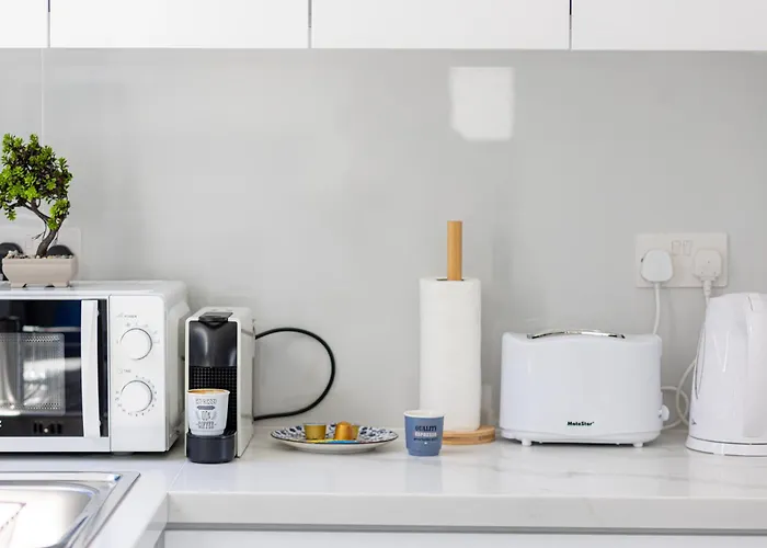 Diana Oasis 1b, Pool, Center パ フォス