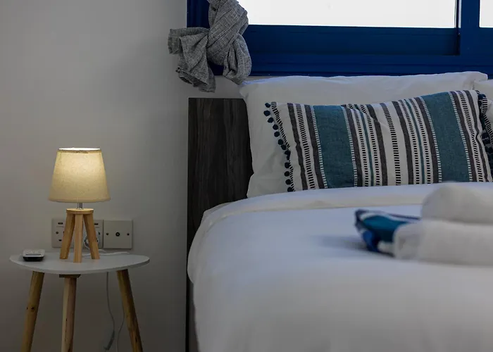 Diana Oasis 1b, Pool, Center アパート