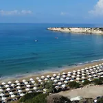 Diana Oasis 1b, Pool, Center Apartment *