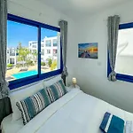 Diana Oasis 1b, Pool, Center Apartment *